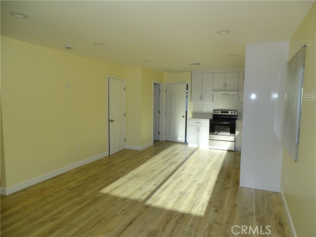 Building Photo - 16432 Halsted St