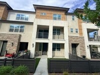 Building Photo - 784 Vada St