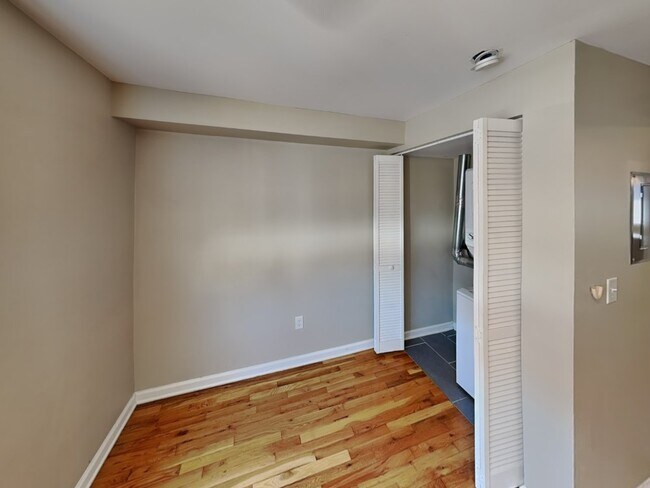Building Photo - Lantern Square Apartments-A3