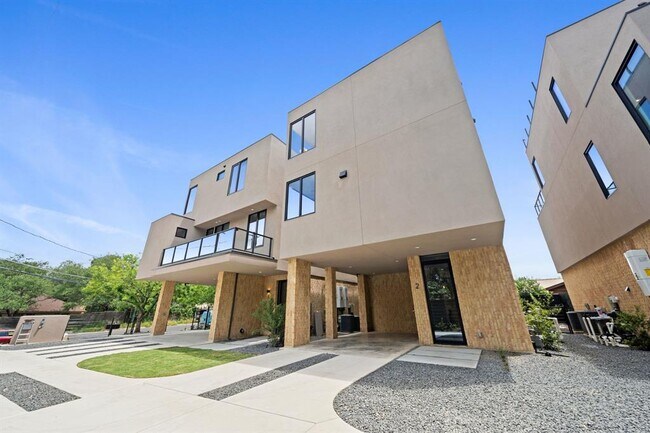 Building Photo - 1403 Barton Hills Dr