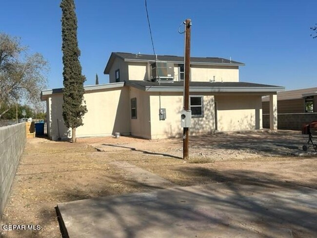 Building Photo - HOME FOR RENT IN SOCORRO