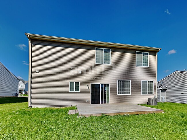 Building Photo - 39861 Waterloo Dr