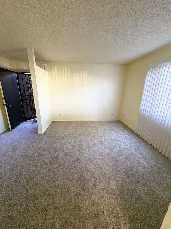 Building Photo - 8225-8227 Dowling St.