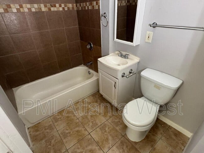 Building Photo - 139 Lawton St SW