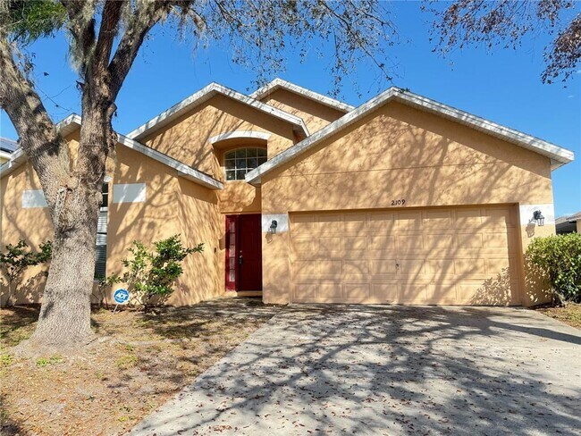 Primary Photo - 2109 Woodsedge Dr