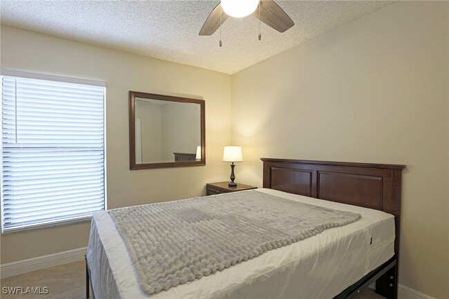 Building Photo - 5327 Summerlin Rd