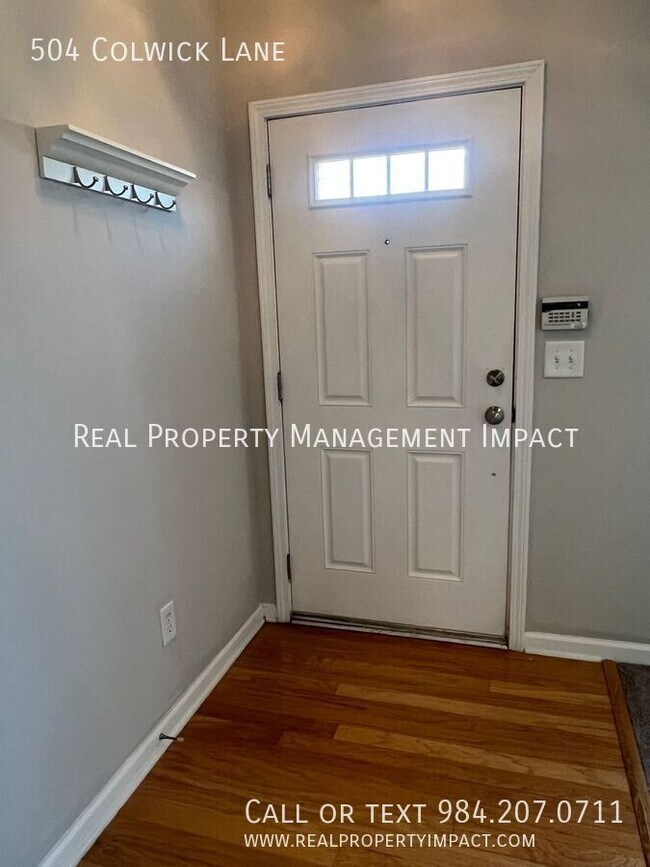 Building Photo - 504 Colwick Ln