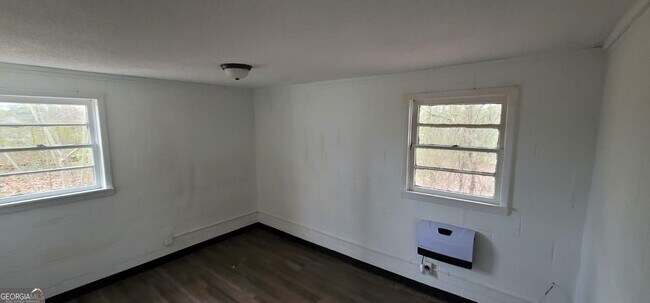 Building Photo - 122 Molette St