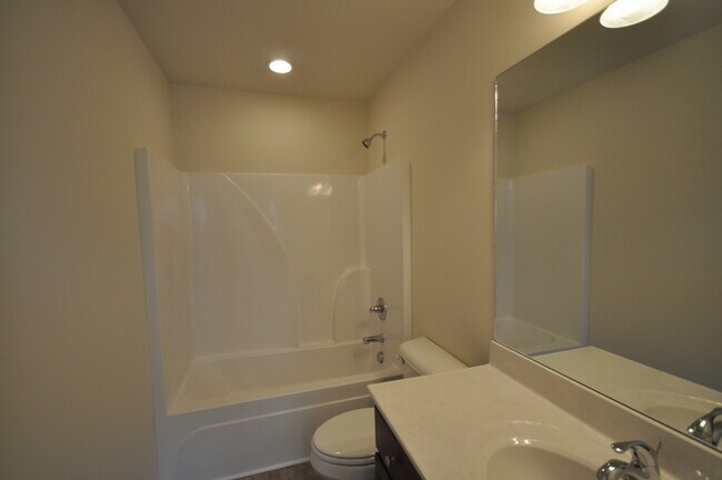 Building Photo - 517 Pyke Rd