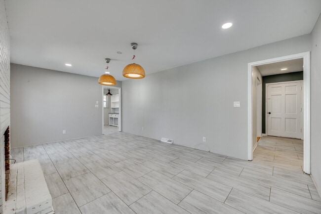 Building Photo - "Charming 3-Bedroom Home with pool in Rock Hill!"