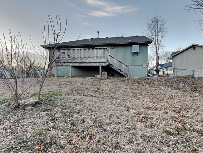 Building Photo - Charming 3BR Home for Rent in Pleasant Valley – Garage, Fenced Yard & Finished Basement