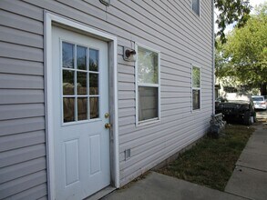 Building Photo - 820 Moro St