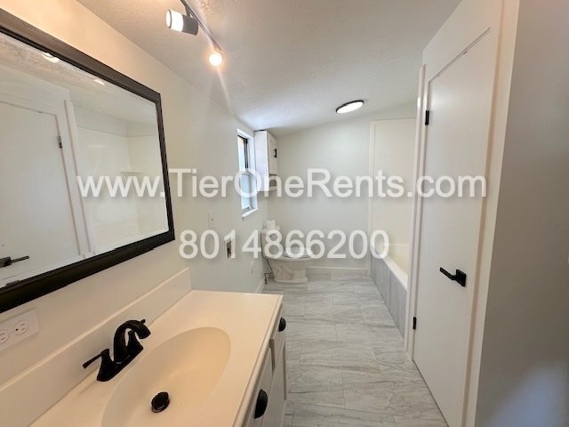 Building Photo - This property offers a NO DEPOSIT option a...