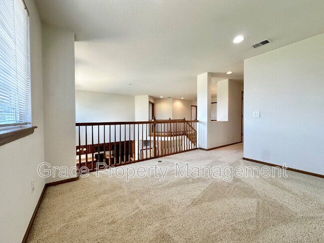 Building Photo - 2523 E 150th Pl