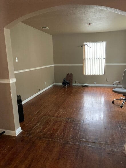Building Photo - 631 El Monte Blvd
