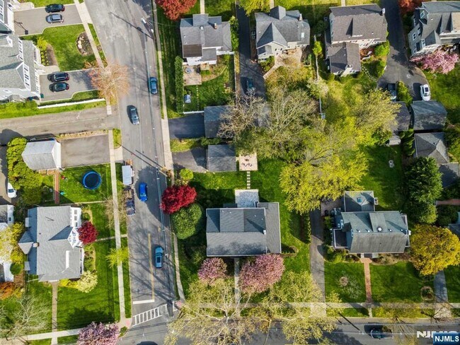 Building Photo - 648 East St