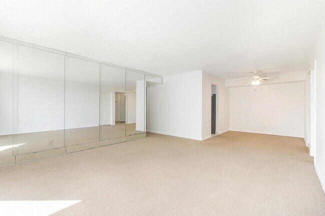 Building Photo - 630 Ocean Dr