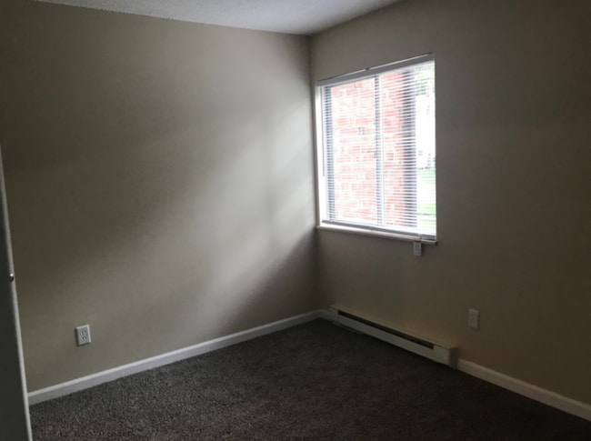 Building Photo - 1 bedroom MAIN floor apartment, Niles