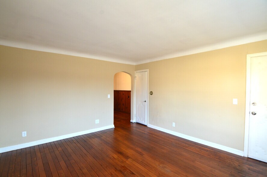 Building Photo - 7204 Reading Rd