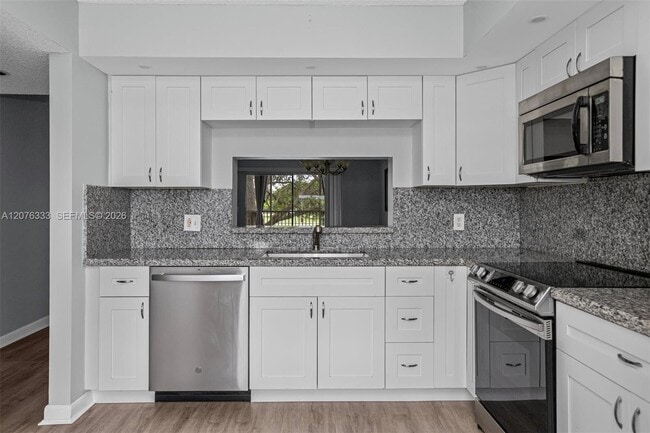 Building Photo - 901 SW 128th Terrace