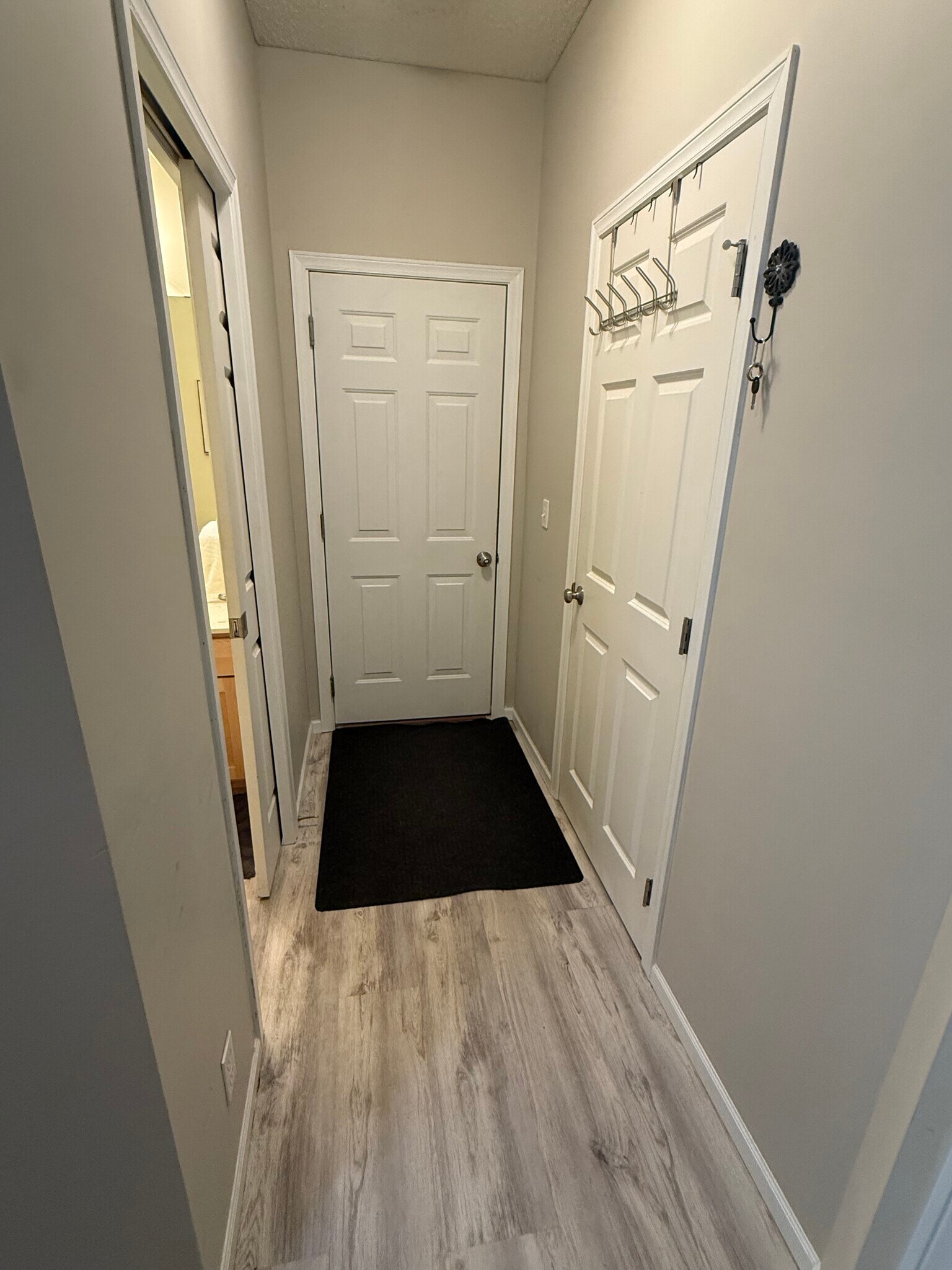 Building Photo - 452 W 84th St