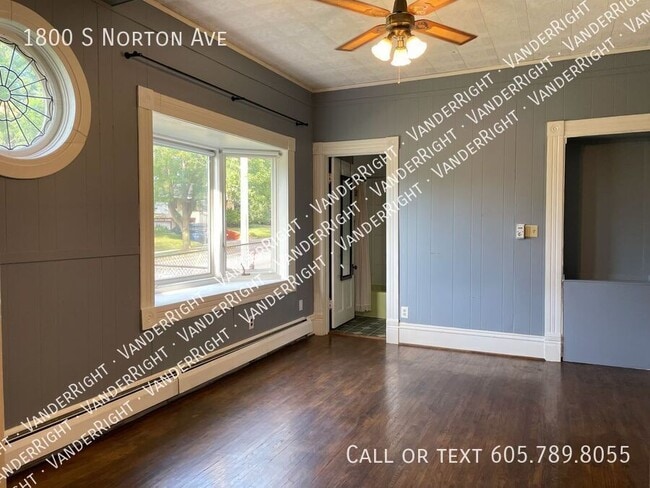Building Photo - 1800 S Norton Ave