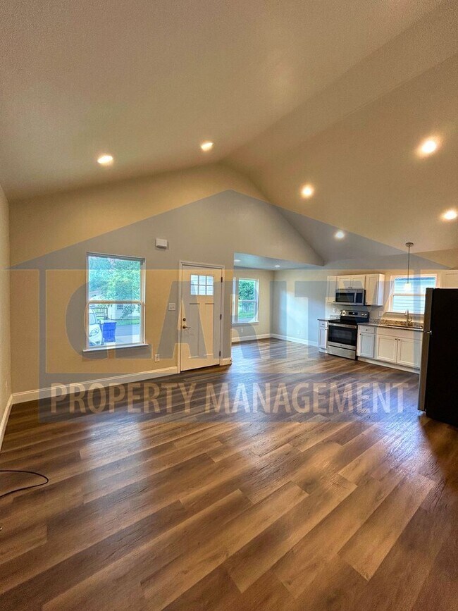 Building Photo - Single level, 3 bedroom home!