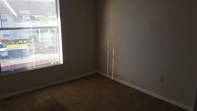 Building Photo - 3 Bed 2.5 Bath Townhome | Gated Community ...
