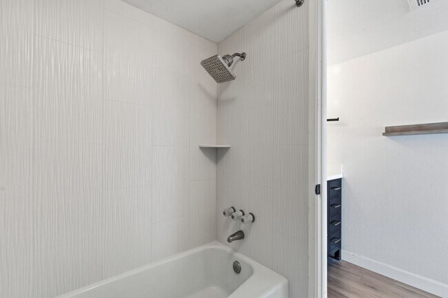 Building Photo - Short-Term Rentals OK *** Less than 2 mile...