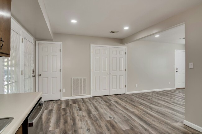 Building Photo - 1117 Fairlane Dr