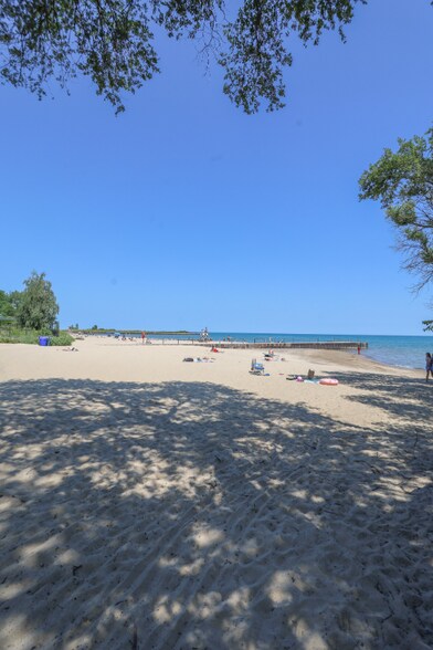 Building Photo - 1031 Shore