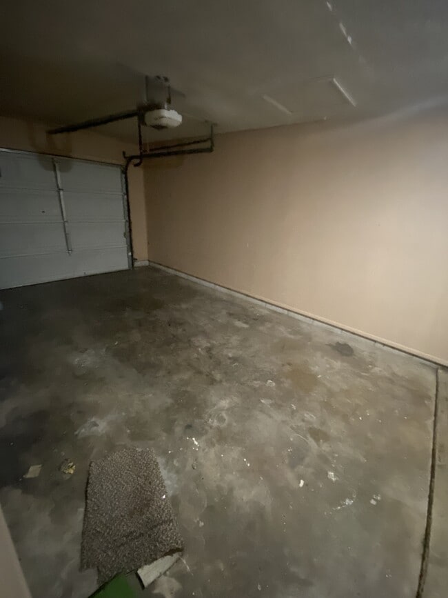 Building Photo - 117 Gamma Cir