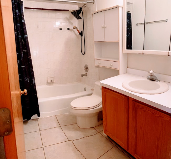 Building Photo - 1541 W 33rd St