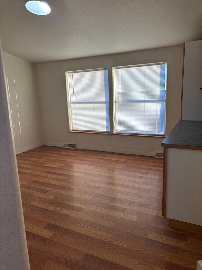 Building Photo - 007