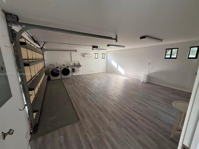 Building Photo - 8881 SW 28th St