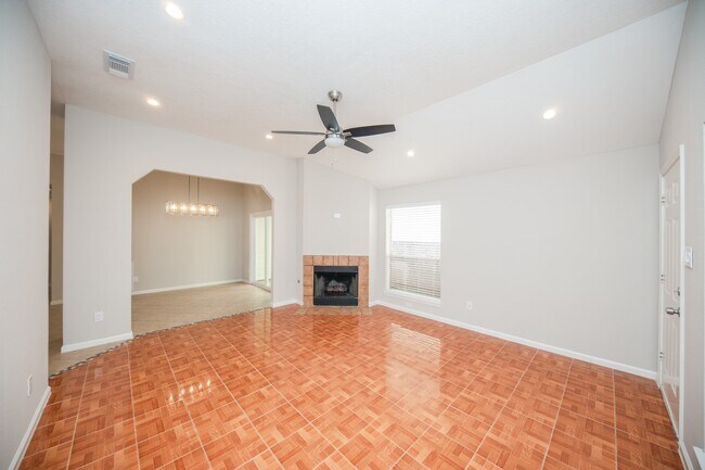 Building Photo - 121 Coffee Ln