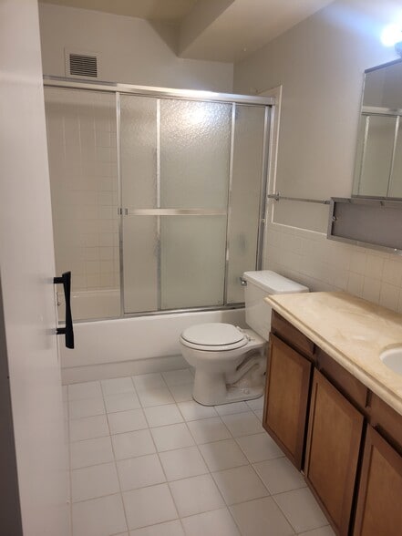 Building Photo - 755 S Alton Way