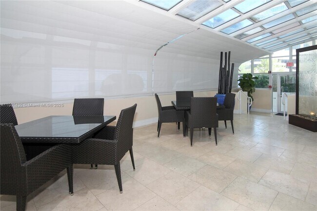 Building Photo - 6917 Collins Ave