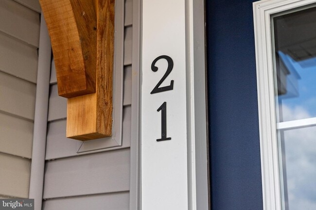 Building Photo - 21 Lyriq Ct