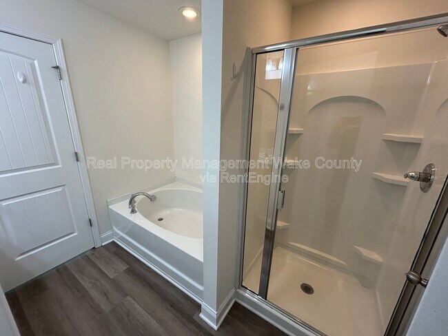 Building Photo - 156 Polaris Ave