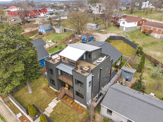 Building Photo - 601 S 9th St