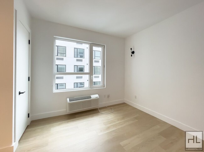 Building Photo - President Street / Sunlit Studio 1-Bath / ...