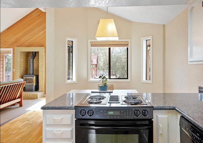 Building Photo - 3664 NW Wisteria Pl