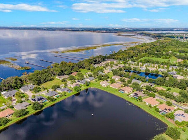 Building Photo - St. Cloud 4 Bedroom, 4 Bathroom Pool Home with Lake View