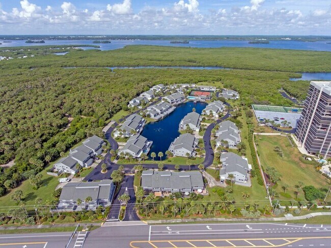 Building Photo - 4949 N Hwy A1A