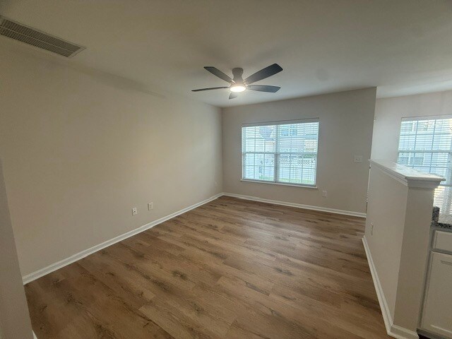 Building Photo - 116 Goldfinch Ave