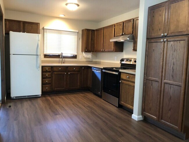 Building Photo - 3 Bed/2bath Single Family Home in Parkwood East