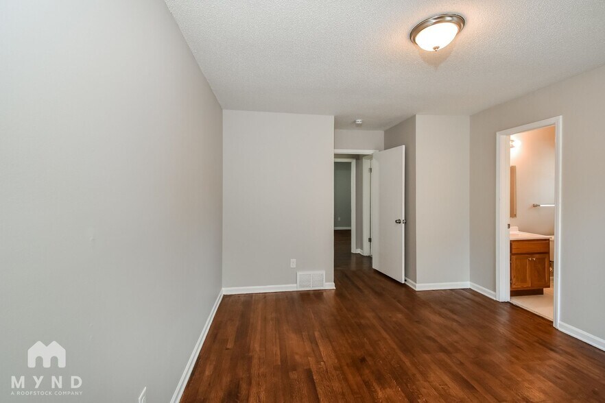 Building Photo - 1333 Mary Jane Ave