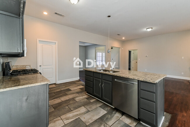 Building Photo - 3391 James Rd, Memphis, TN 38128