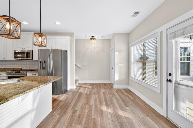 Building Photo - 612 Quail Ct